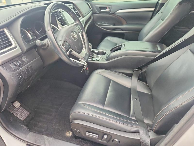 Photo 7 from auction – 2018 TOYOTA HIGHLANDER with VIN 5TDJZRFH5JS525582