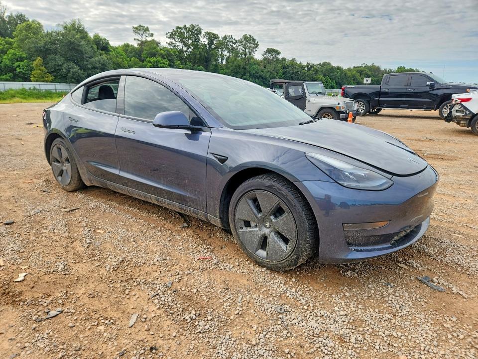 Photo 4 from auction – 2022 TESLA MODEL 3 with VIN 5YJ3E1EA5NF102781