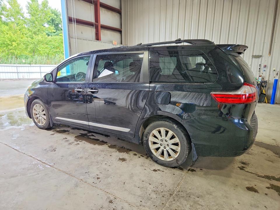 Фото 2 с аукциона – 2015 TOYOTA SIENNA с VIN 5TDDK3DC4FS100416