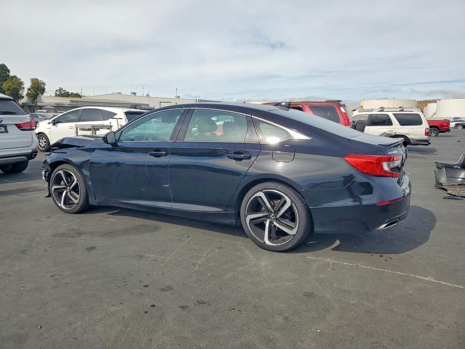 Photo 2 from auction – 2018 HONDA ACCORD with VIN 1HGCV2F33JA004715