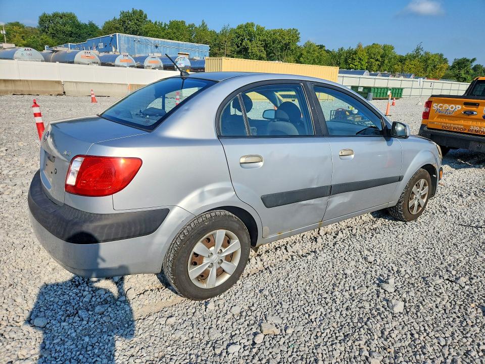 Photo 3 from auction – 2008 KIA RIO with VIN KNADE123486385407