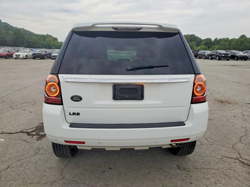 Photo 6 from auction – 2015 LAND ROVER LR2 with VIN SALFP2BG5FH427947