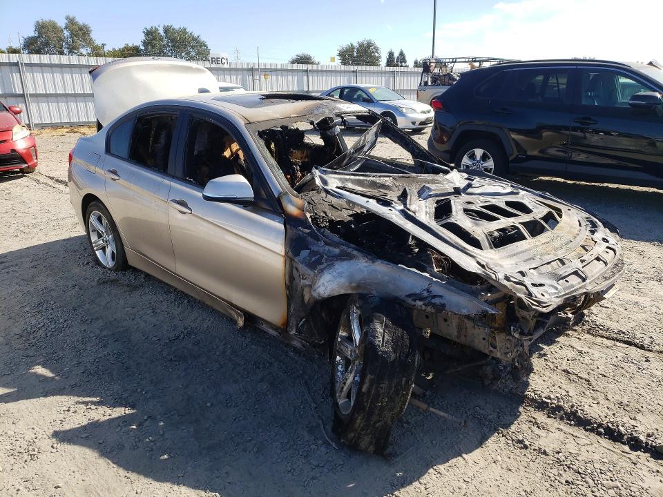 Photo 4 from auction – 2014 BMW 328 with VIN WBA3C1C56EK108908