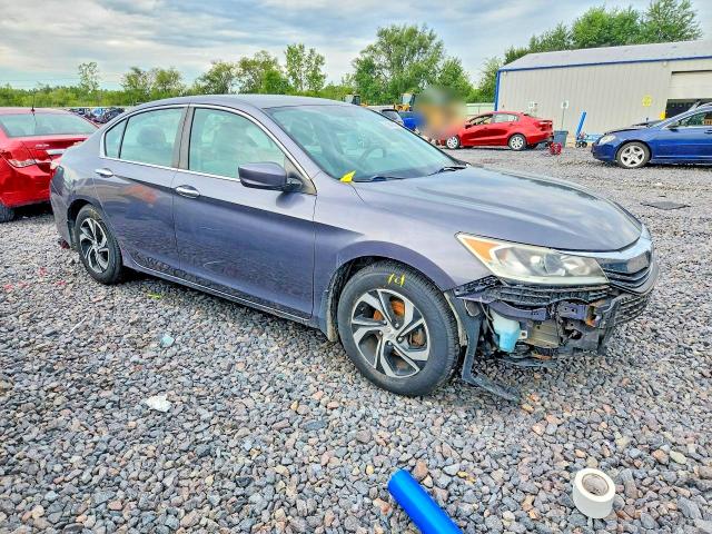 Photo 4 from auction – 2017 HONDA ACCORD with VIN 1HGCR2F34HA007587