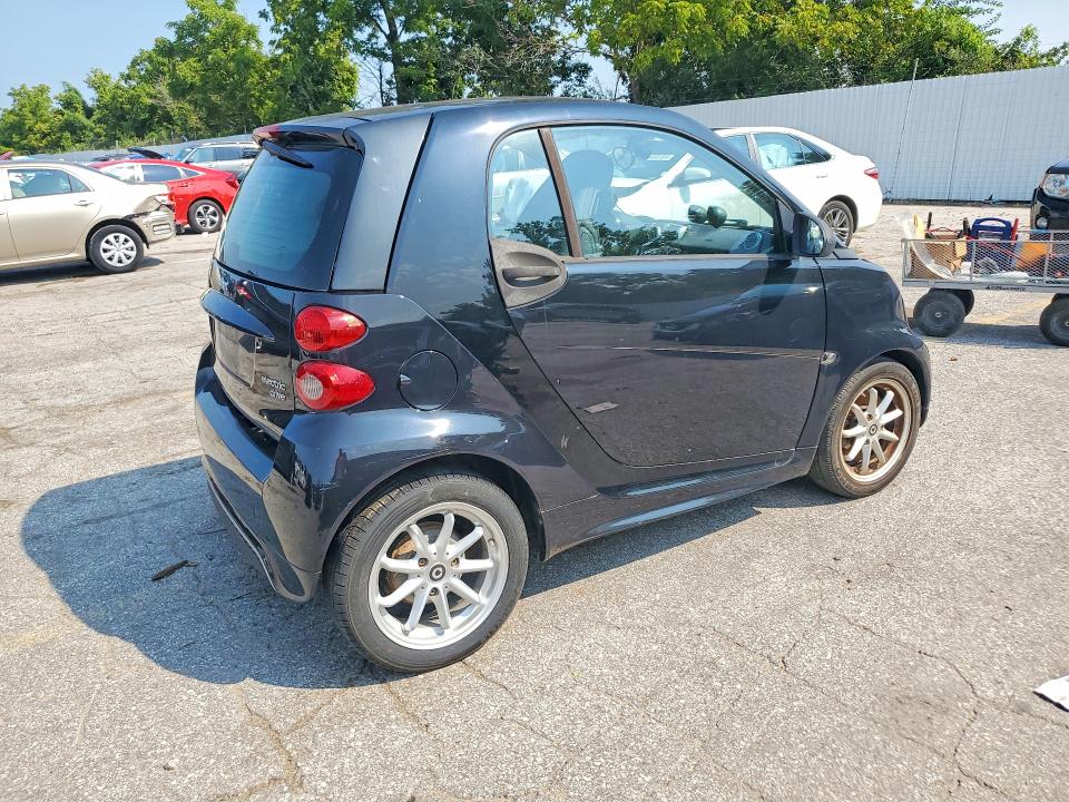 Photo 3 from auction – 2016 SMART FORTWO with VIN WMEEJ9AA6GK842677