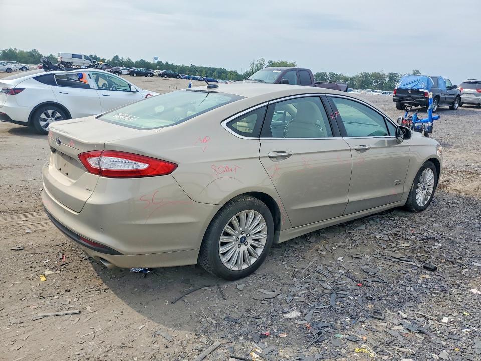 Photo 3 from auction – 2015 FORD FUSION with VIN 3FA6P0PU2FR176240