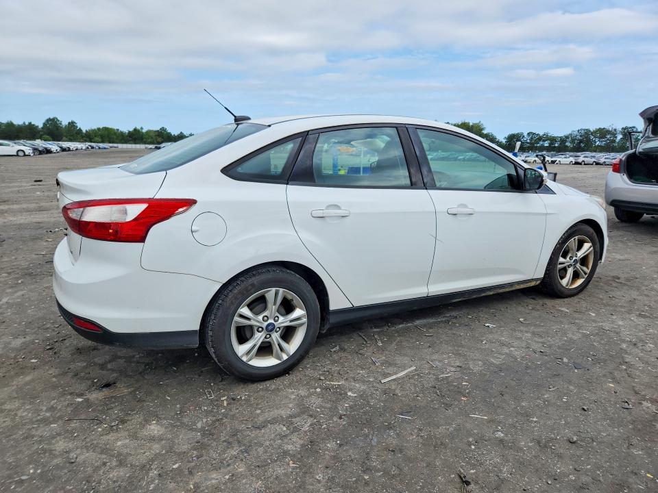 Photo 3 from auction – 2013 FORD FOCUS with VIN 1FADP3F24DL349955