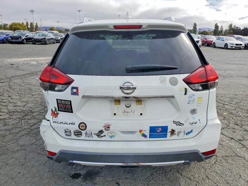 Photo 6 from auction – 2018 NISSAN ROGUE with VIN KNMAT2MT7JP570503