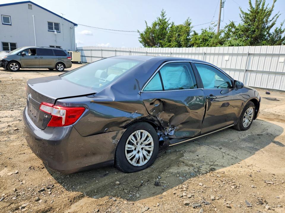 Zdjęcie 3 z aukcji – 2013 TOYOTA CAMRY z VIN 4T4BF1FK3DR322556
