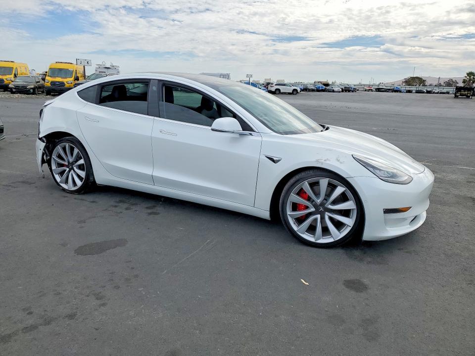 Photo 4 from auction – 2019 TESLA MODEL 3 with VIN 5YJ3E1EB5KF419917