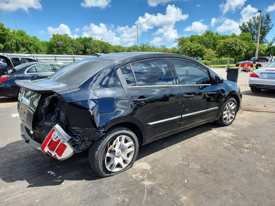 Photo 3 from auction – 2012 NISSAN SENTRA with VIN 3N1AB6AP9CL724762