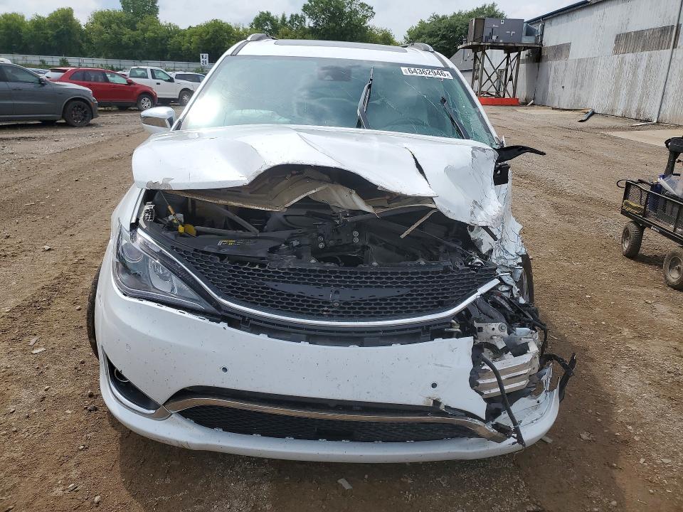 Photo 5 from auction – 2017 CHRYSLER PACIFICA with VIN 2C4RC1GG9HR608172