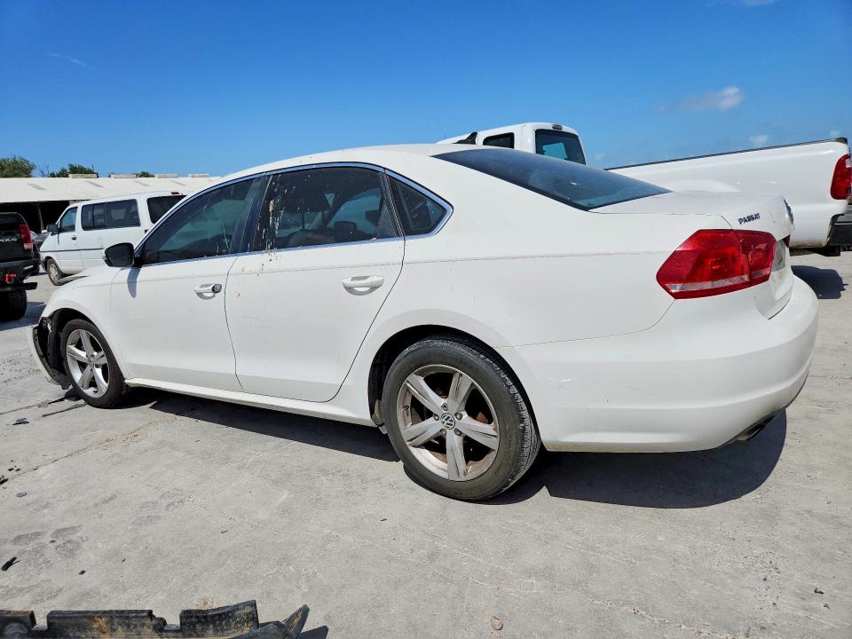 Photo 2 from auction – 2015 VOLKSWAGEN PASSAT with VIN 1VWAS7A37FC080840
