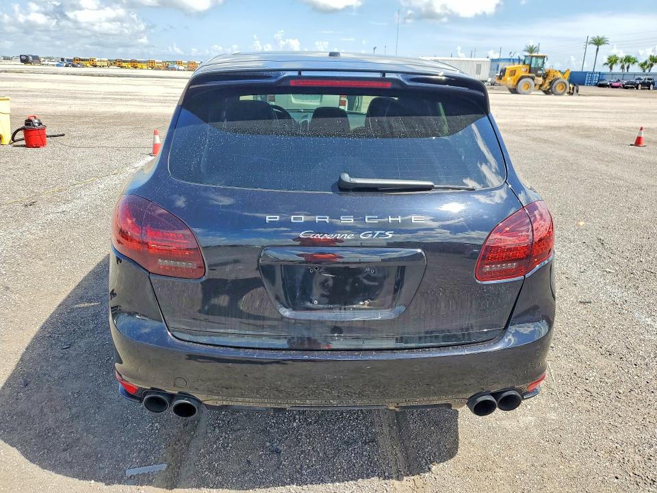 Photo 6 from auction – 2013 PORSCHE CAYENNE with VIN WP1AD2A29DLA79269