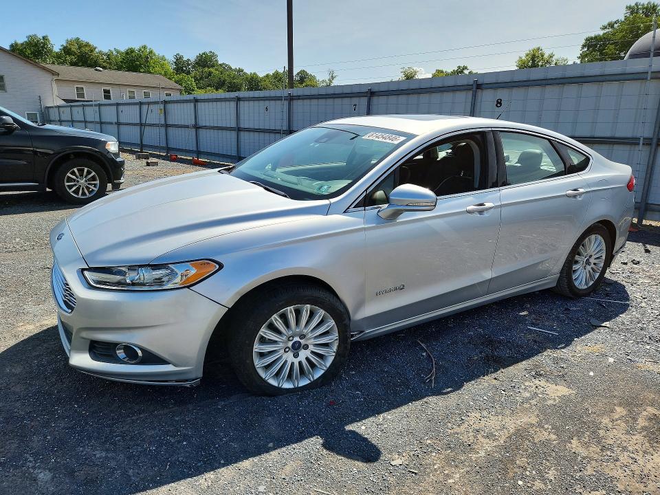 FORD FUSION 2016 with VIN 3FA6P0LU6GR130773 - Photo from auction