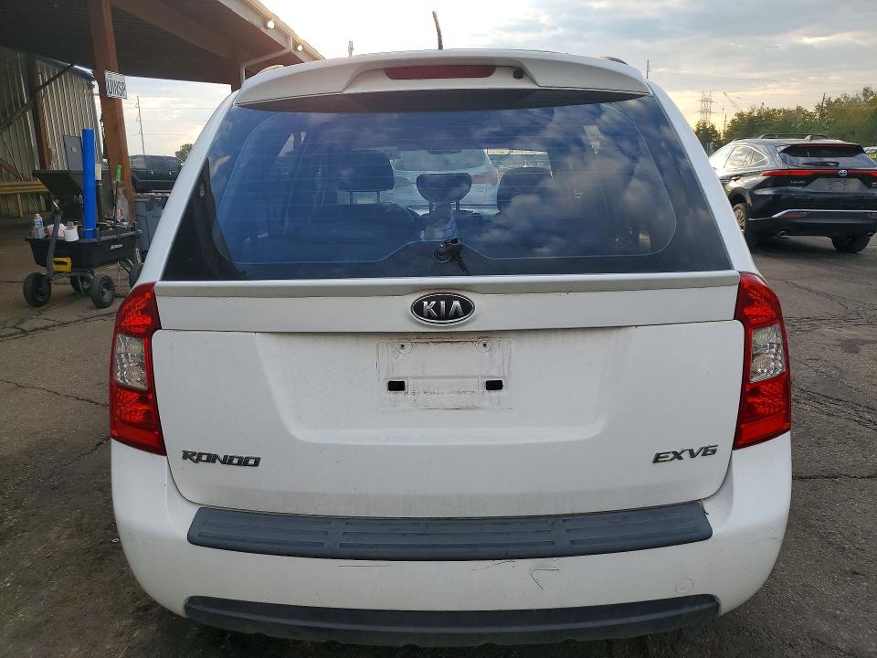 Photo 6 from auction – 2008 KIA RONDO with VIN KNAFG526787191100
