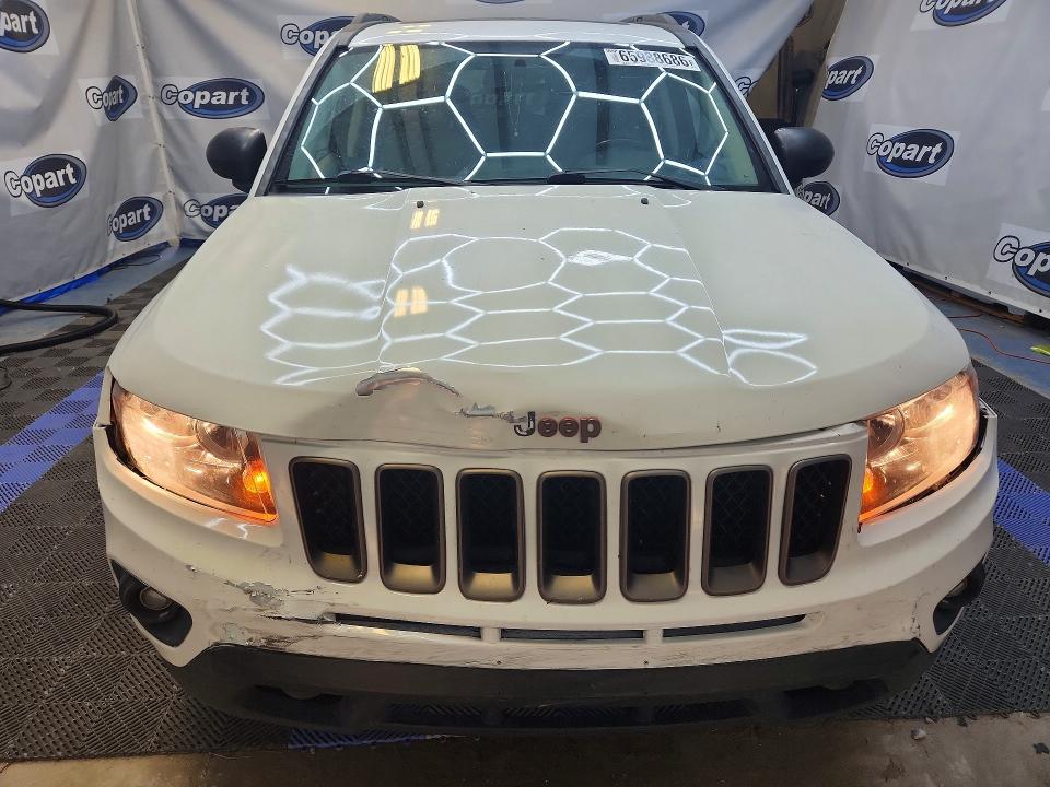Photo 5 from auction – 2017 JEEP COMPASS with VIN 1C4NJDBB4HD107582