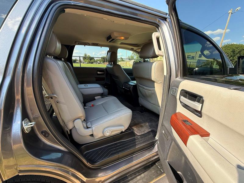 Photo 6 from auction – 2012 TOYOTA SEQUOIA with VIN 5TDDW5G11CS071124