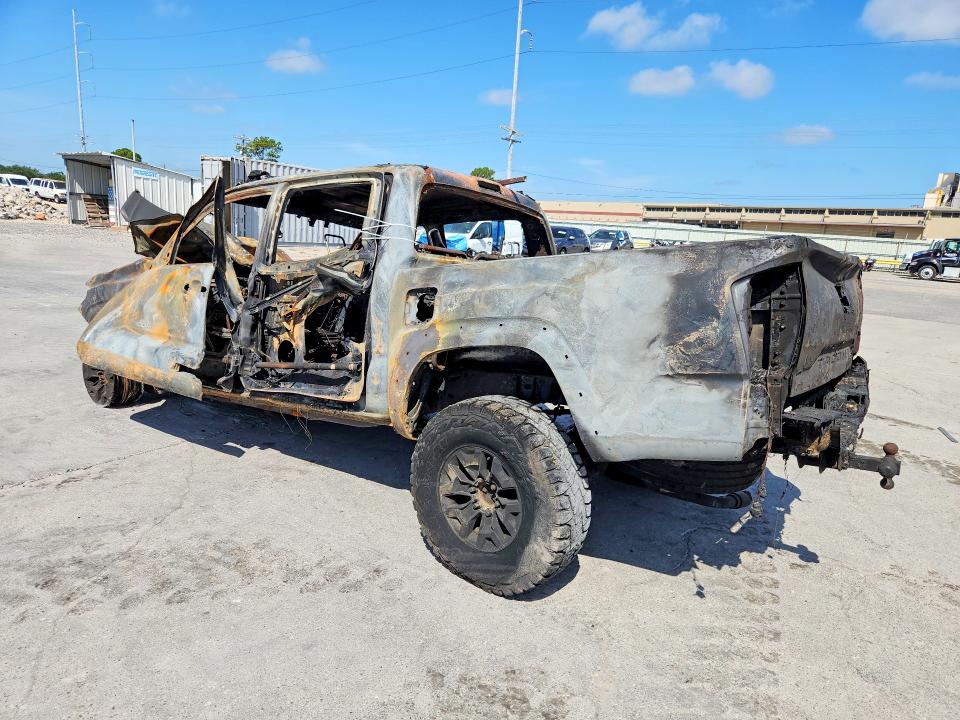 Photo 2 from auction – 2016 TOYOTA TACOMA with VIN 5TFCZ5AN0GX020342