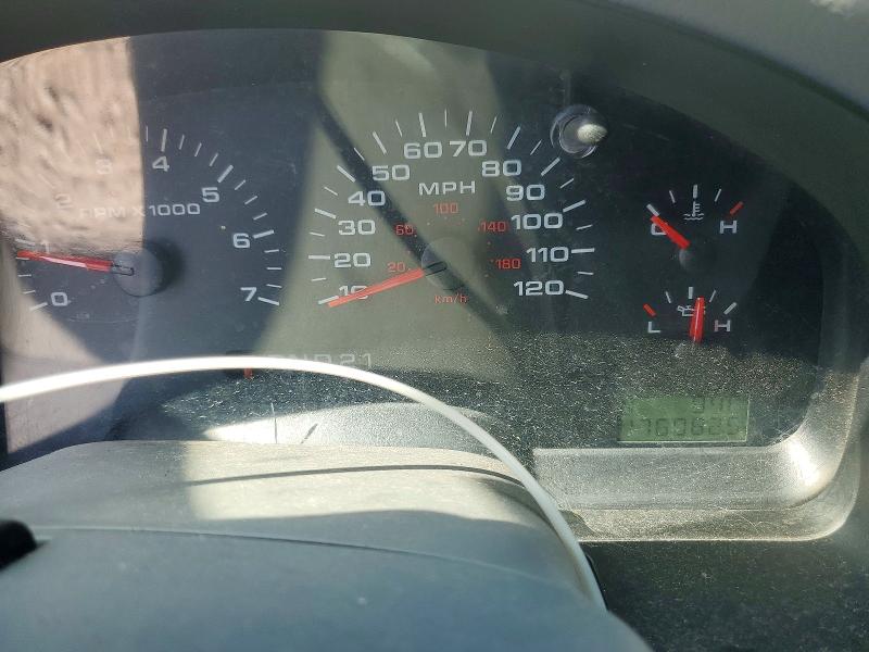Photo 9 from auction – 2004 FORD F150 with VIN 1FTPX14514NB75923