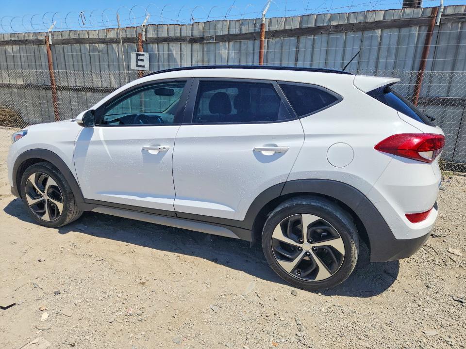 Photo 2 from auction – 2017 HYUNDAI TUCSON with VIN KM8J33A25HU578138