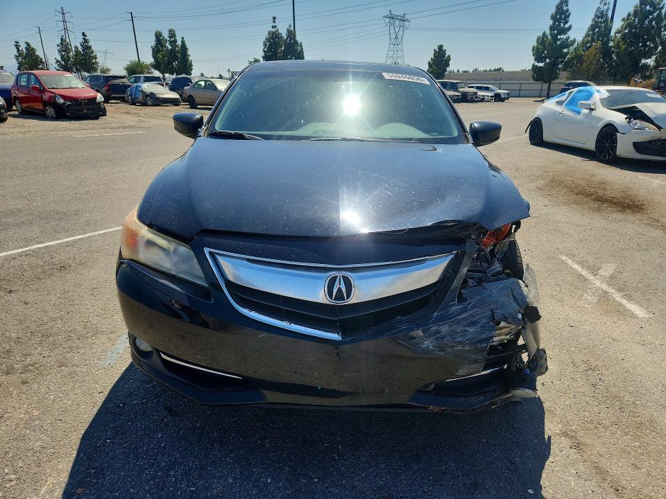 Photo 5 from auction – 2013 ACURA ILX with VIN 19VDE3F75DE300146