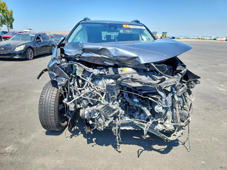 Photo 5 from auction – 2018 TOYOTA RAV4 with VIN JTMWFREV0JD114415