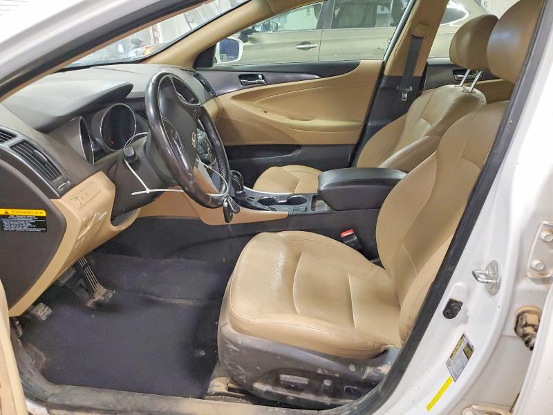 Photo 7 from auction – 2014 HYUNDAI SONATA with VIN KMHEC4A49EA102514
