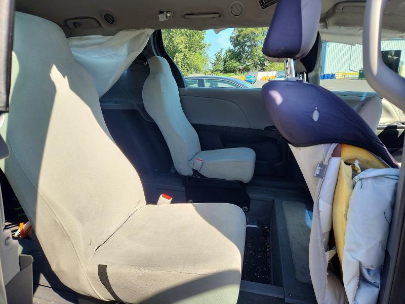 Photo 10 from auction – 2015 TOYOTA SIENNA with VIN 5TDZK3DC6FS570209
