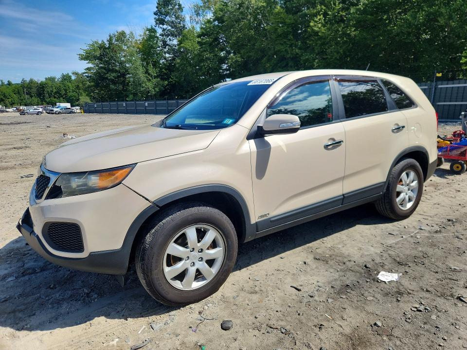 KIA SORENTO 2011 with VIN 5XYKTCA16BG096643 - Photo from auction