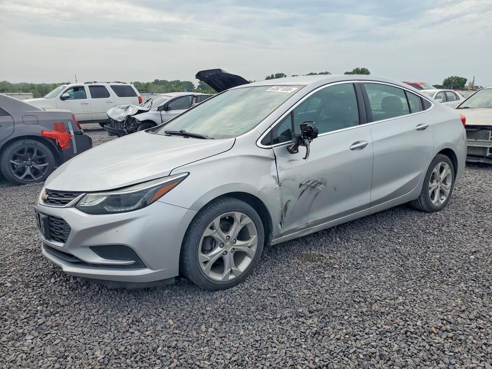 CHEVROLET CRUZE 2017 with VIN 1G1BF5SM7H7260640 - Photo from auction