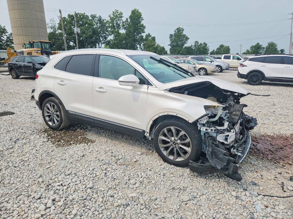 Photo 4 from auction – 2019 LINCOLN MKC with VIN 5LMCJ2D94KUL16164