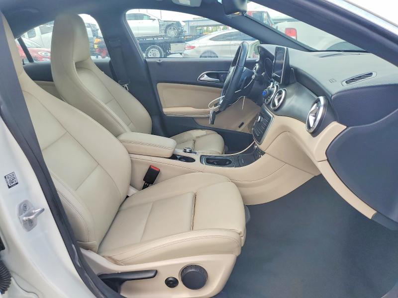 Photo 7 from auction – 2016 MERCEDES-BENZ CLA with VIN WDDSJ4EB0GN318744