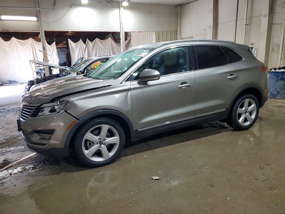 LINCOLN MKC 2017 with VIN 5LMCJ1C93HUL44767 - Photo from auction