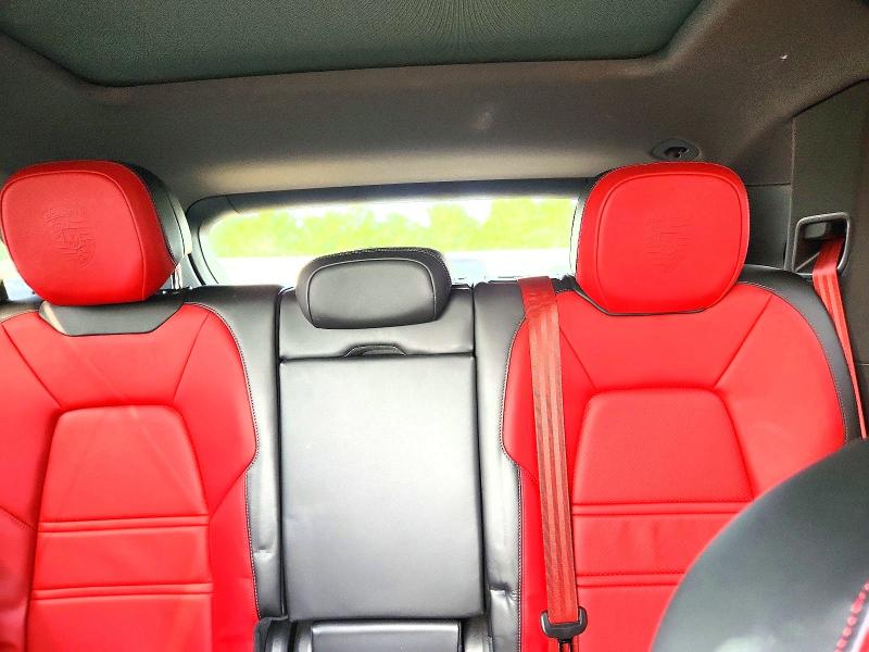 Photo 10 from auction – 2024 PORSCHE CAYENNE with VIN WP1AA2AY1RDA09554