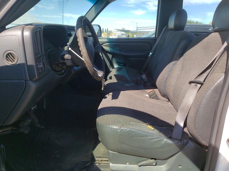 Photo 7 from auction – 2000 CHEVROLET SILVERADO with VIN 1GCEC14V3YE274753