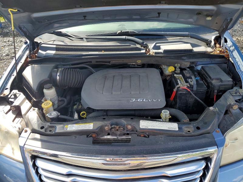 Photo 12 from auction – 2011 CHRYSLER TOWN & COUNTRY with VIN 2A4RR5DG0BR801645