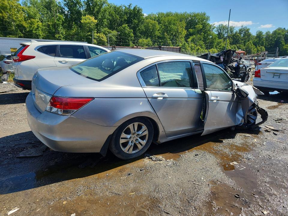 Photo 3 from auction – 2010 HONDA ACCORD with VIN 1HGCP2F40AA052160