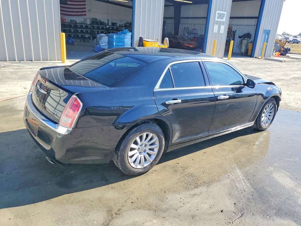 Photo 3 from auction – 2014 CHRYSLER 300 with VIN 2C3CCAAGXEH276117