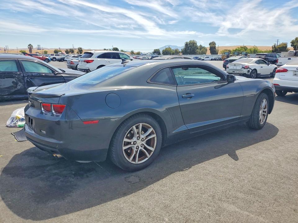 Photo 3 from auction – 2013 CHEVROLET CAMARO with VIN 2G1FB1E37D9107449