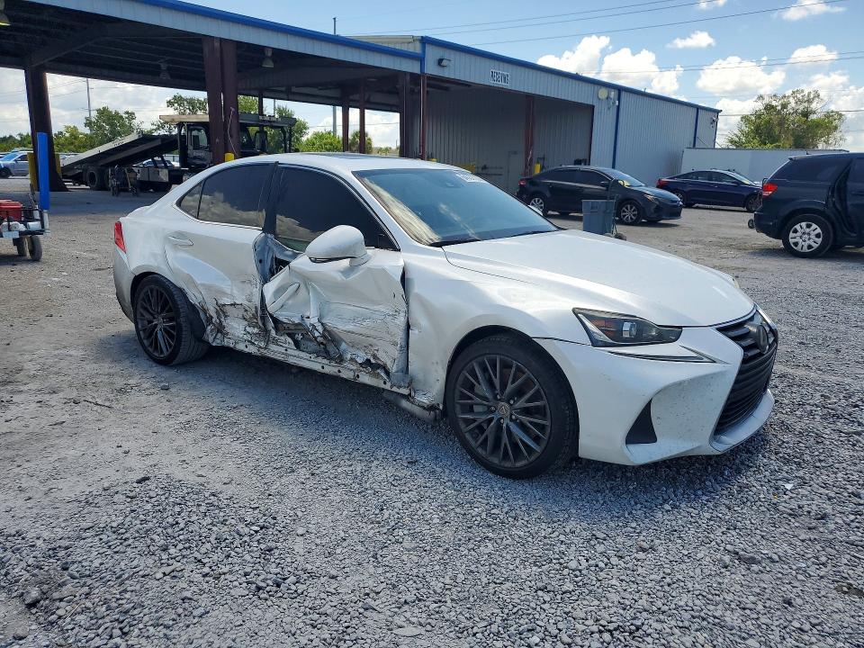 Photo 4 from auction – 2017 LEXUS IS with VIN JTHBA1D20H5053513