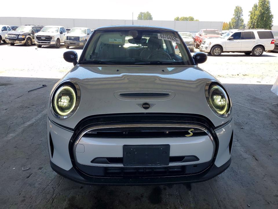 Photo 5 from auction – 2022 MINI COOPER with VIN WMW13DJ07N2R94396