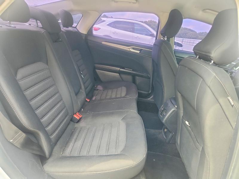 Photo 10 from auction – 2017 FORD FUSION with VIN 3FA6P0LU7HR386759