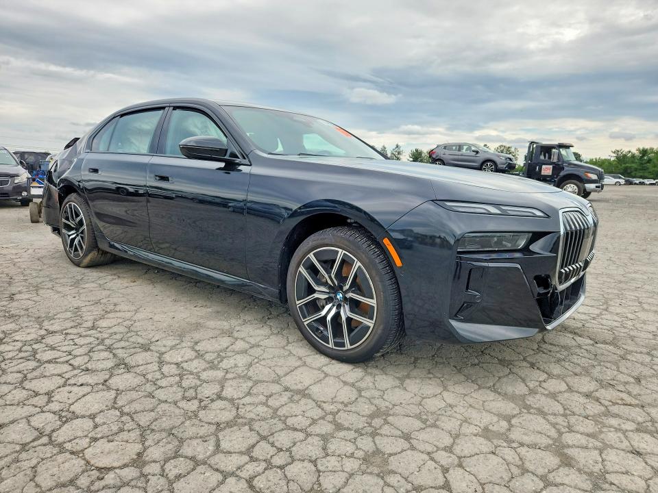 Photo 4 from auction – 2024 BMW 740 with VIN WBA33EH02RCR37026