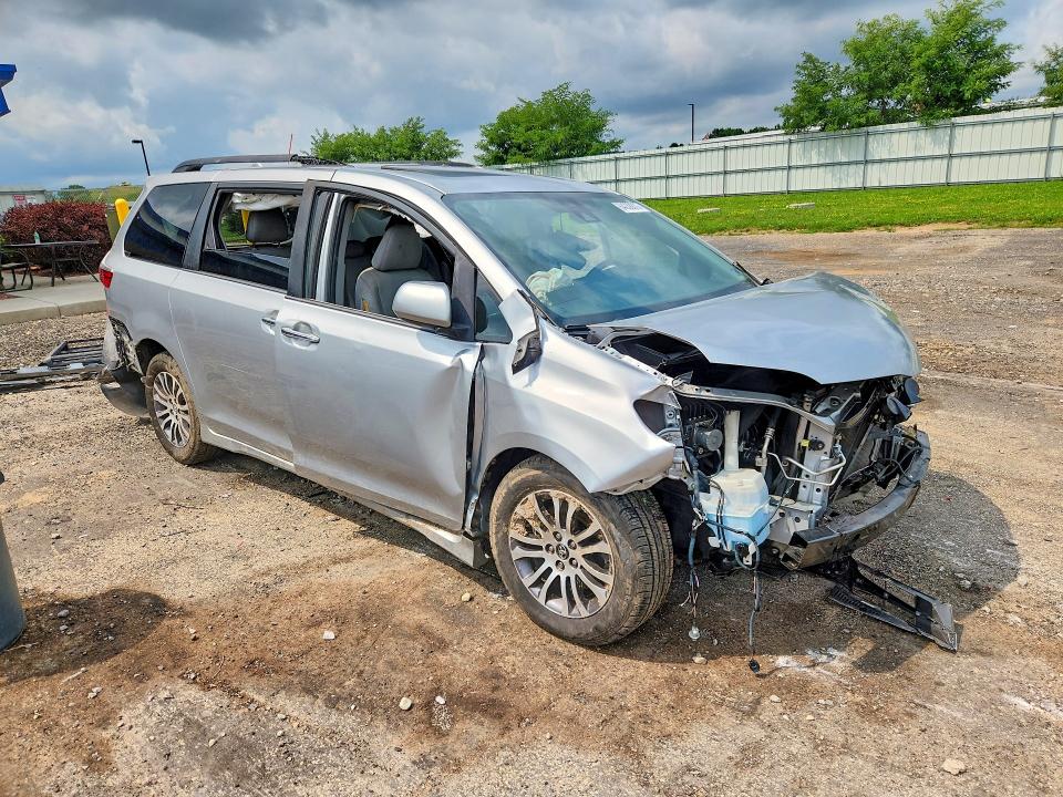 Photo 4 from auction – 2020 TOYOTA SIENNA with VIN 5TDYZ3DC3LS026284