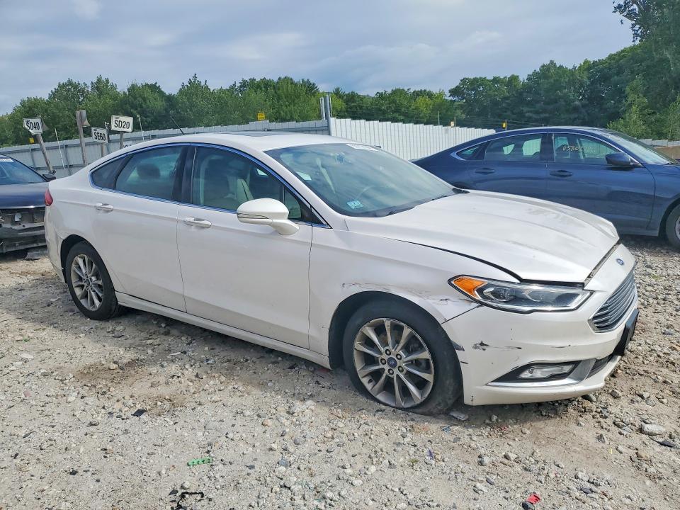 Photo 4 from auction – 2017 FORD FUSION with VIN 3FA6P0HD1HR160905