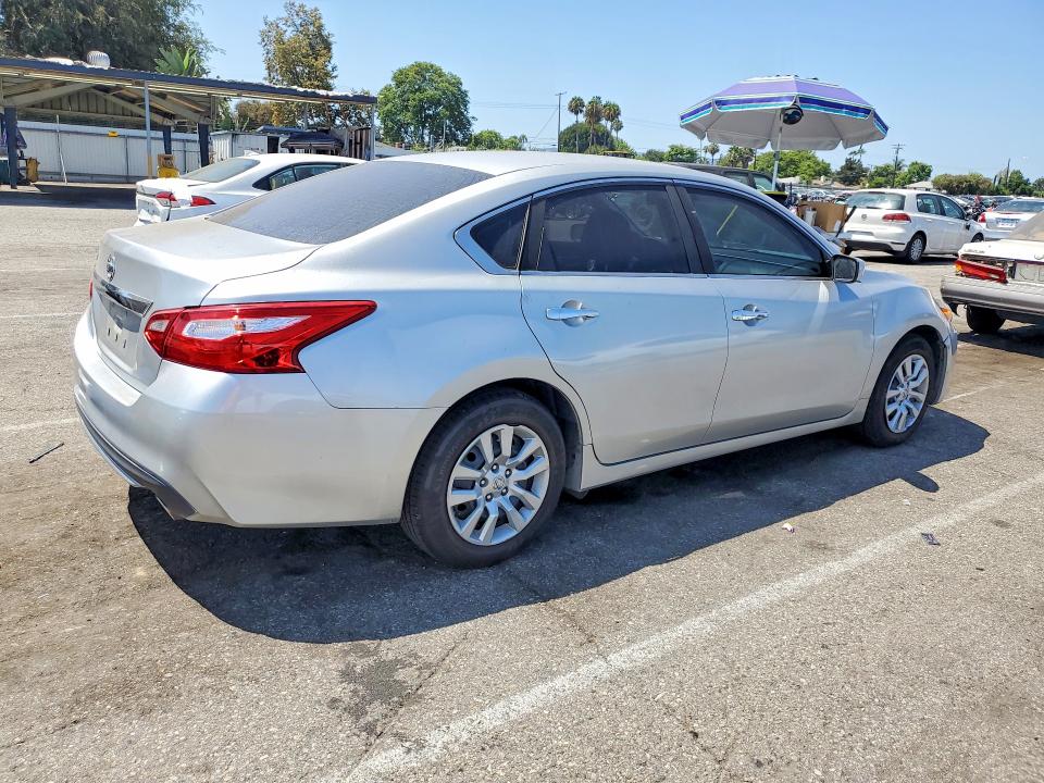 Photo 3 from auction – 2017 NISSAN ALTIMA with VIN 1N4AL3AP7HN342624