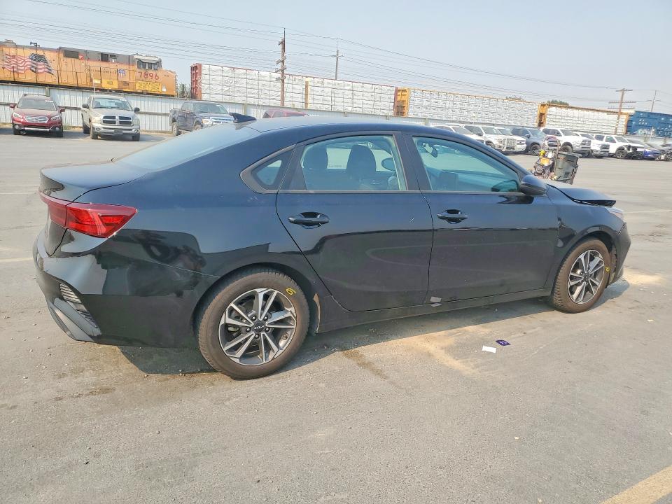 Photo 3 from auction – 2023 KIA FORTE with VIN 3KPF24AD4PE560702