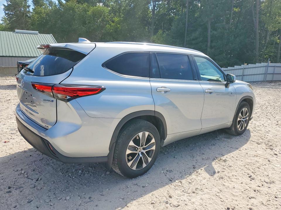 Zdjęcie 3 z aukcji – 2021 TOYOTA HIGHLANDER z VIN 5TDHBRCH5MS515436