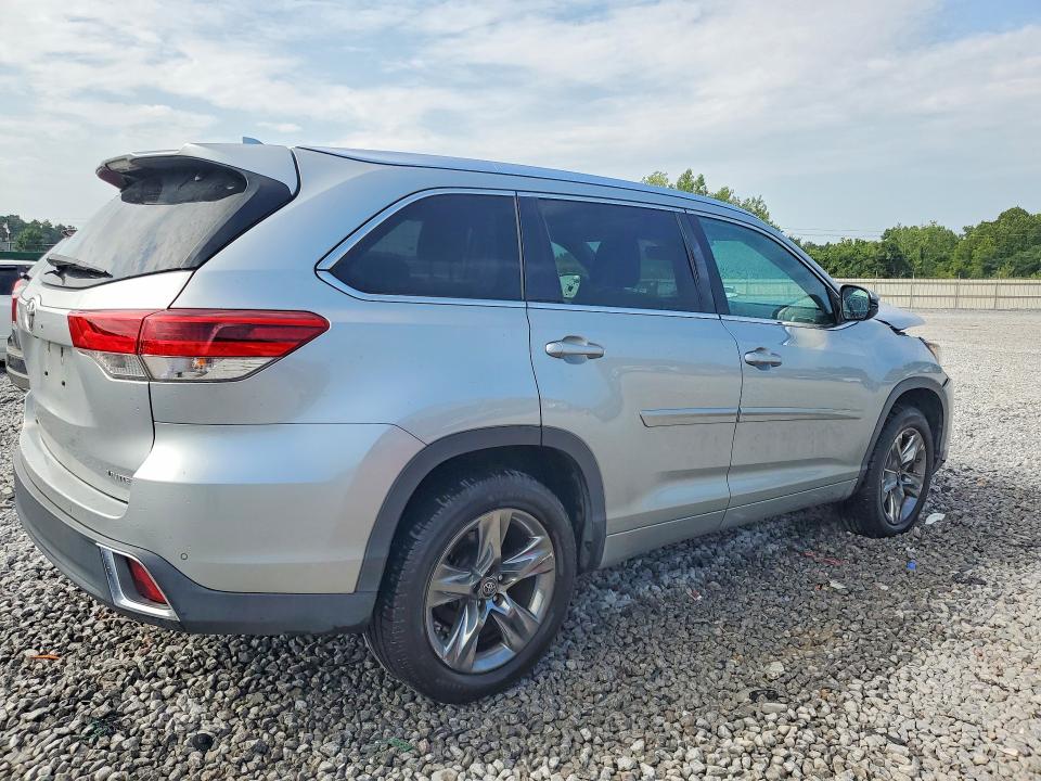 Photo 3 from auction – 2018 TOYOTA HIGHLANDER with VIN 5TDYZRFH6JS242915